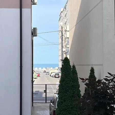 Sea La Vie Apartment Navodari